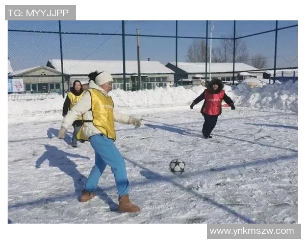 冬季严寒中坚持奋战的足球巨星们如何在冰雪中展现风采 冬季严寒中坚持奋战的足球巨星们如何在冰雪中展现风采