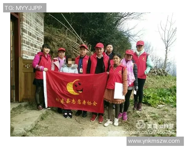 国外女足球星为慈善送鞋行动传递温暖与希望