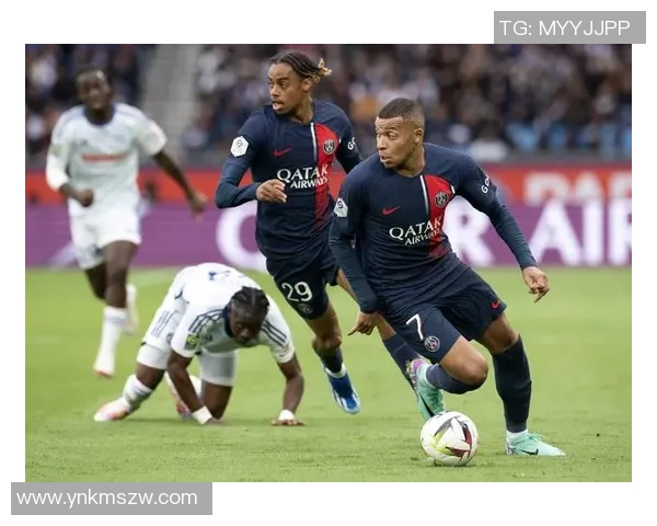 法国足球头号球星是谁他对足球世界的影响与成就解析 法国足球头号球星是谁他对足球世界的影响与成就解析